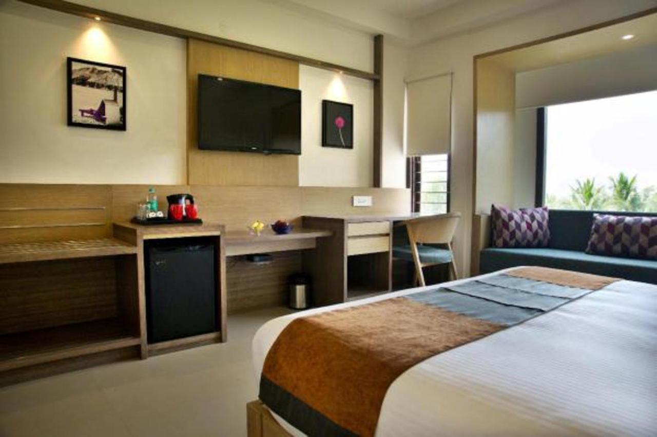 Purple Cloud Hotel Devanahalli Exterior photo